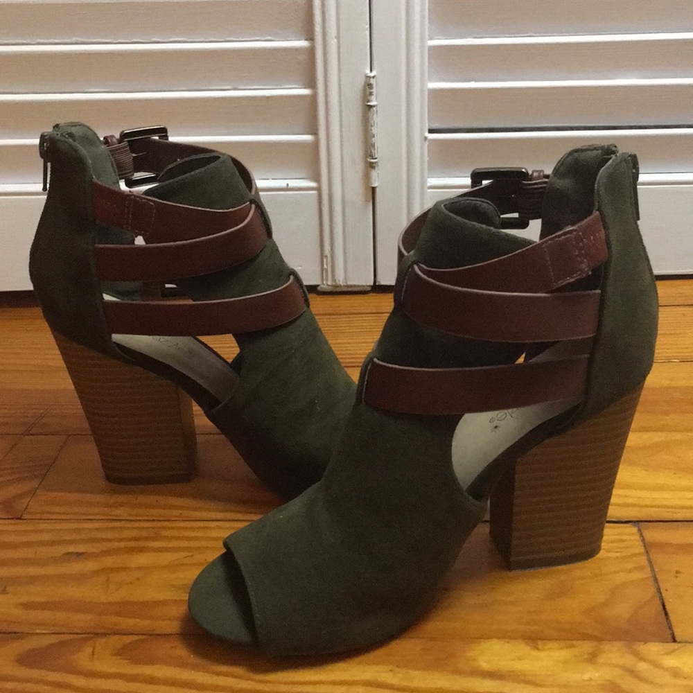 Shoedazzle Ankle Booties Forest Green Worn Once